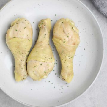 boiled chicken legs in a plate.